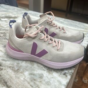 Veja Women's Athletic Shoes